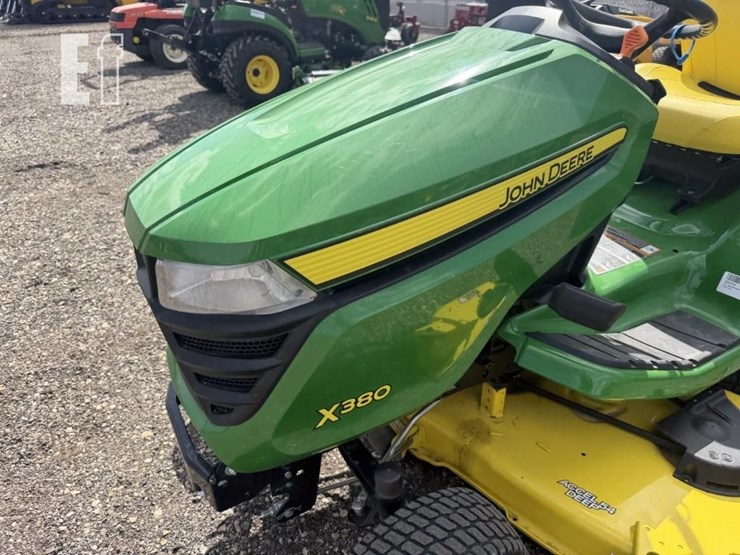 2022-john-deere-x380-image-9