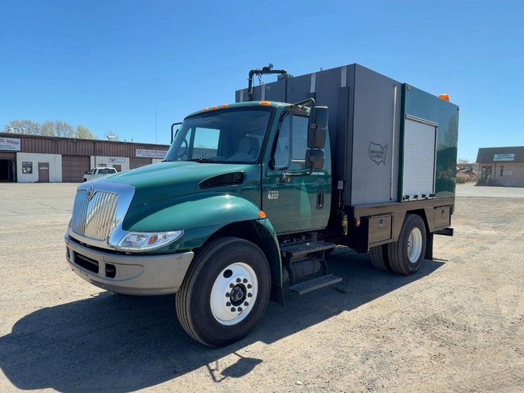 2004-international-durastar-4300-image-1