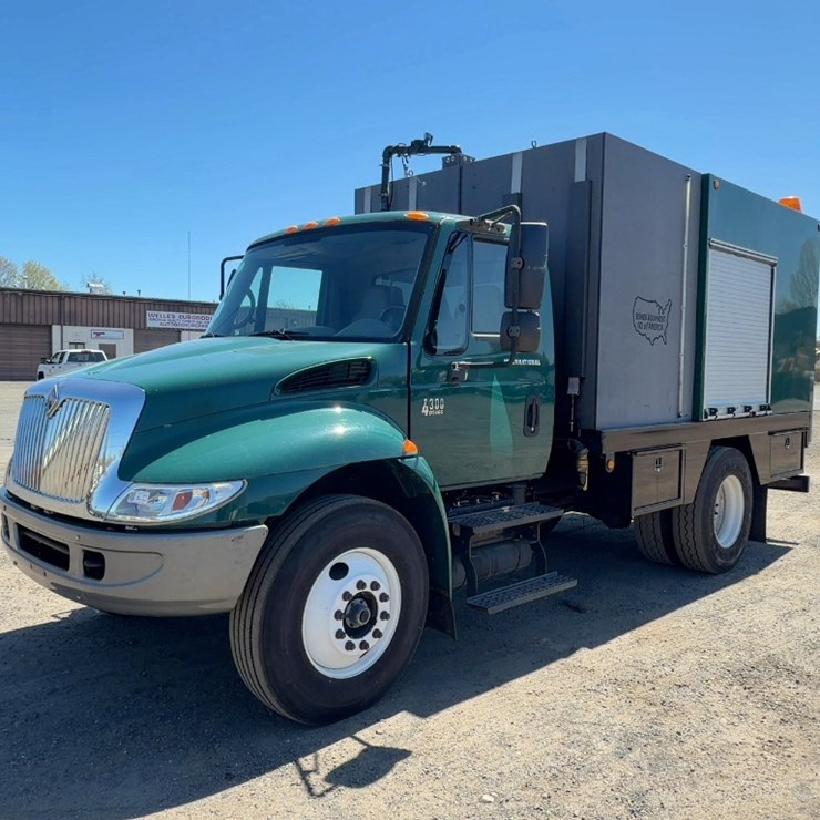 2004 INTERNATIONAL DURASTAR 4300