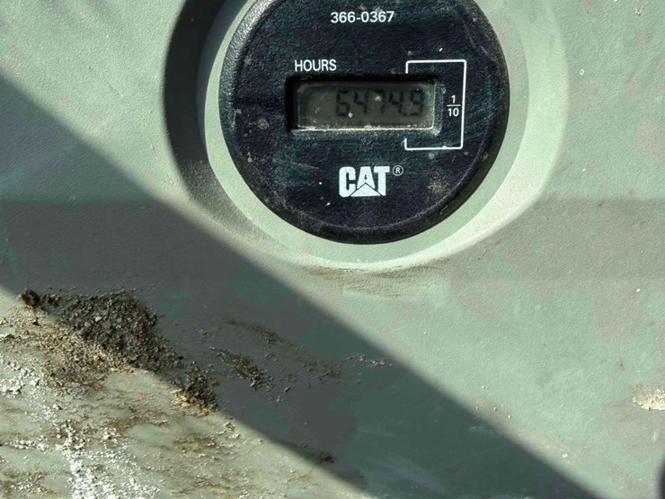 2014-caterpillar-320e-image-17