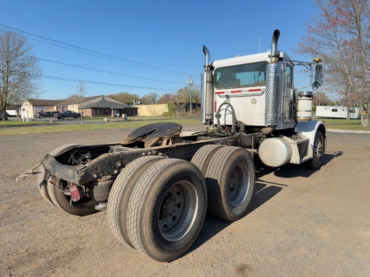 2007-peterbilt-378-image-5