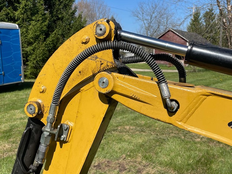 #7149-•-caterpillar-300.9v-mini-excavator-image-25