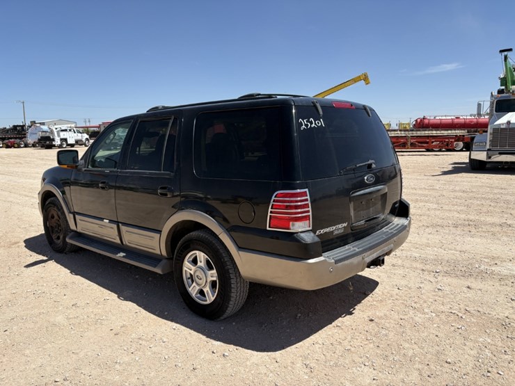 2012-ford-expedition-image-4