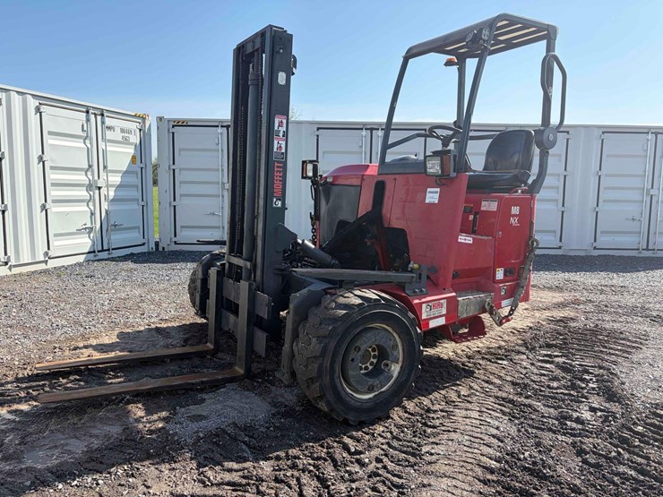 2016-moffett-m8-55.4-image-1