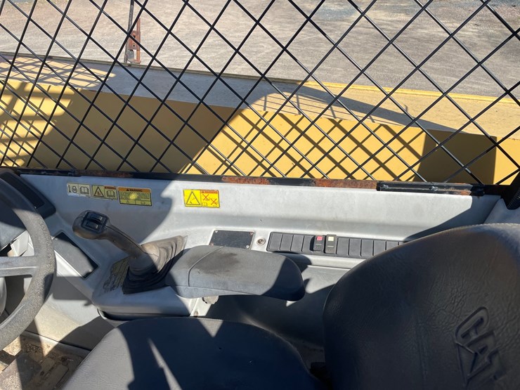 caterpillar-th350b-image-24