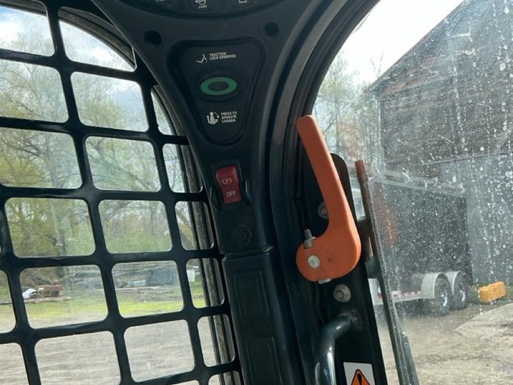 2024-bobcat-t770-image-24