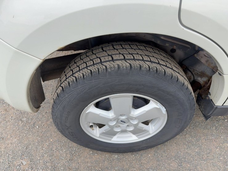 2009-ford-escape-image-9