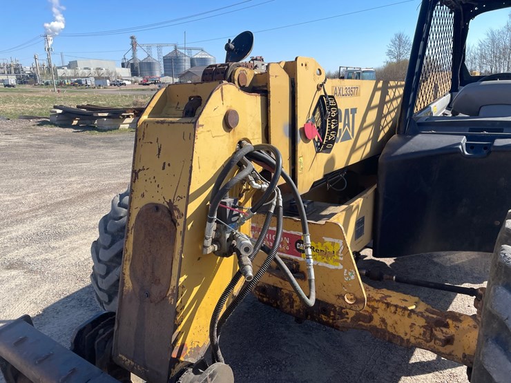 caterpillar-th350b-image-10