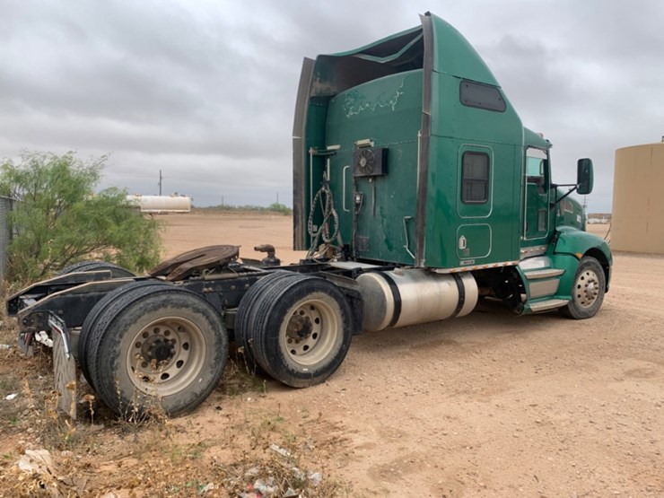 2010-kenworth-t660-image-6