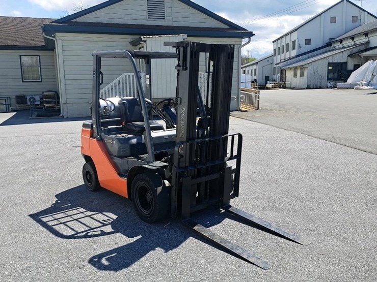 2020-toyota-8fgu25-image-7