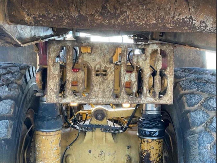 2008-caterpillar-773f-image-8