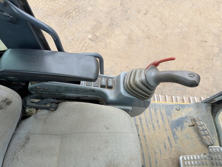 2016-deere-300g-lc-image-37