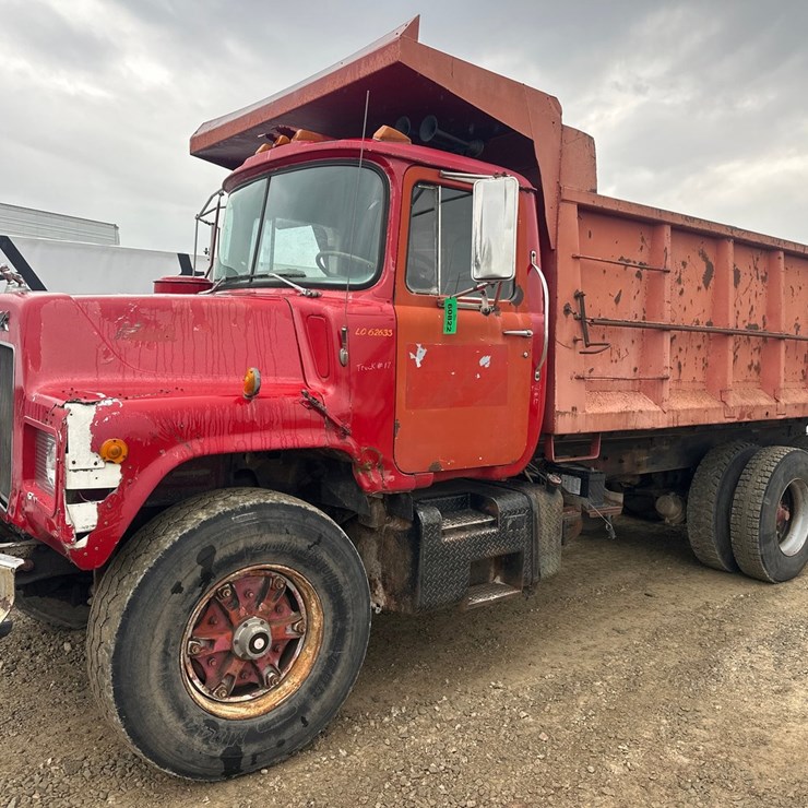 1983 MACK DM686S