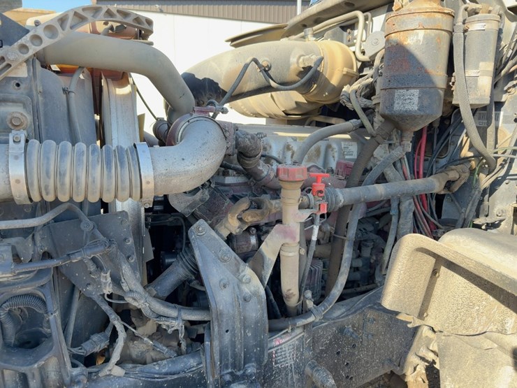 2010-mack-granite-gu713-image-8