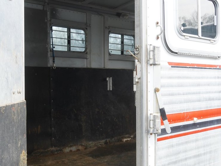 #142-•-1999-exiss-3-slant-aluminum-6-horse-capacity-trailer-image-40