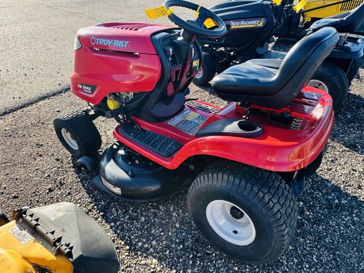 troy-bilt-tb-2142-riding-lawn-mower-image-2