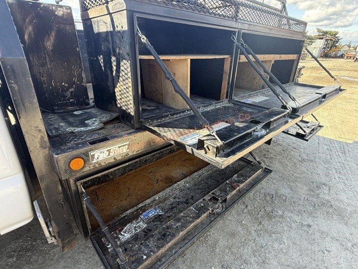 2005-chevrolet-silverado-3500-image-28