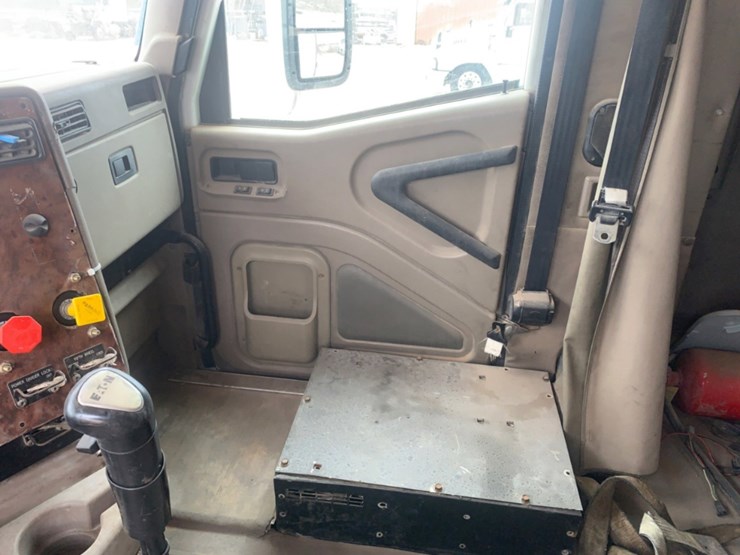 2007-international-9900i-image-11