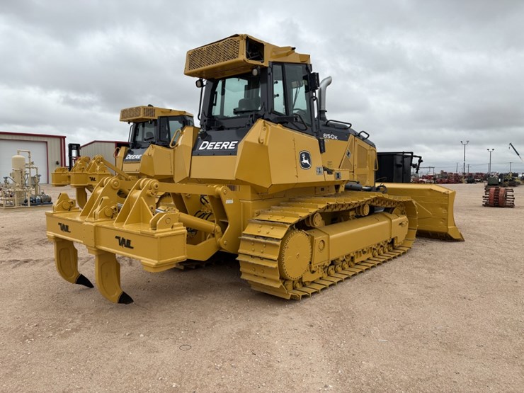 2015-deere-850k-xlt-image-5