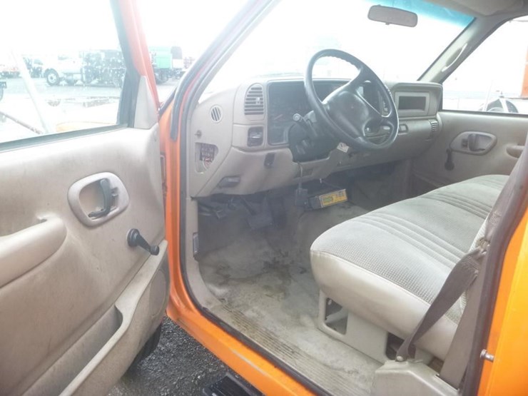 1999-gmc-3500-image-15