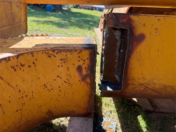 2006-caterpillar-d6n-lgp-image-11