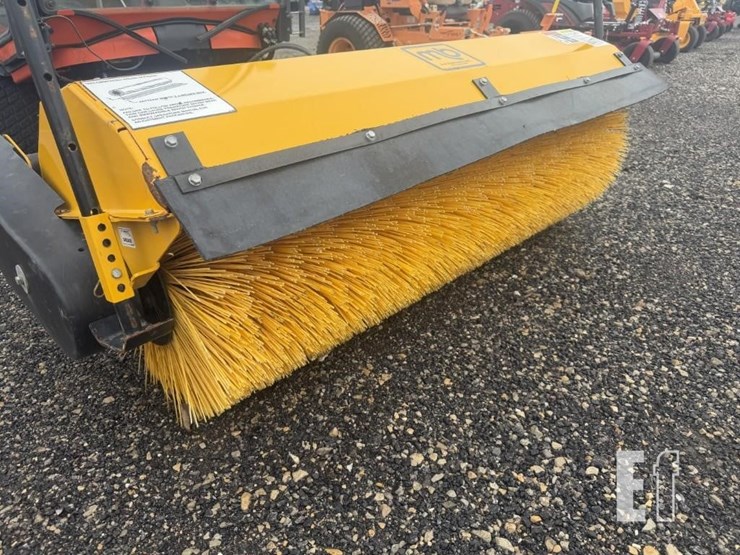 2019-kubota-f3990-image-27