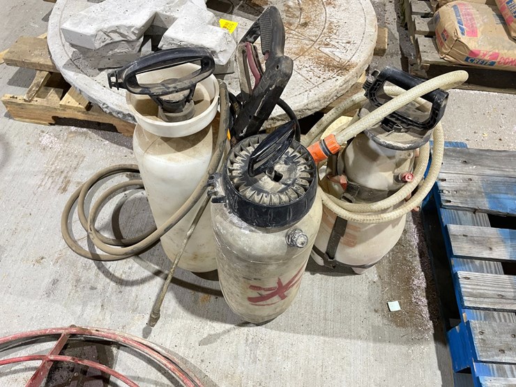 #5036-•-(3)-hand-pump-sprayers-image-1