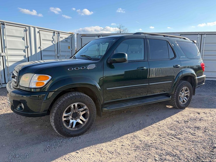 2004-toyota-sequoia-image-1