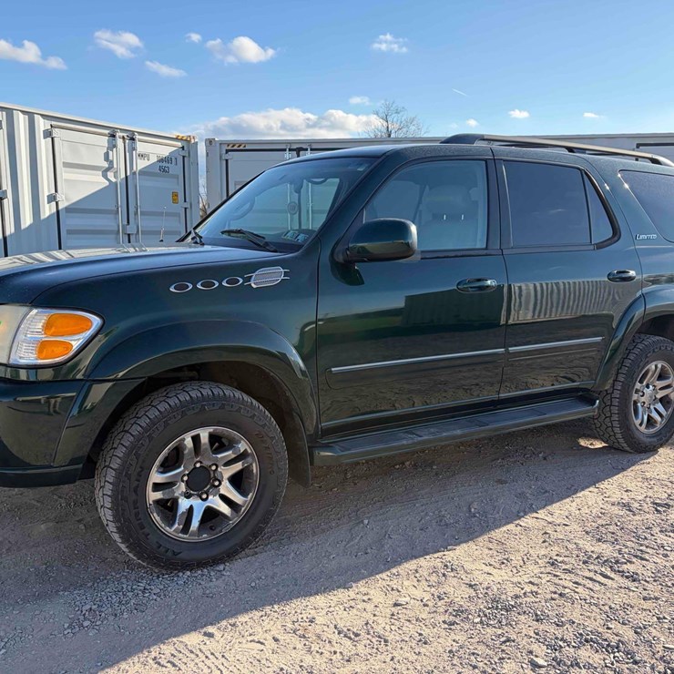 2004 TOYOTA SEQUOIA