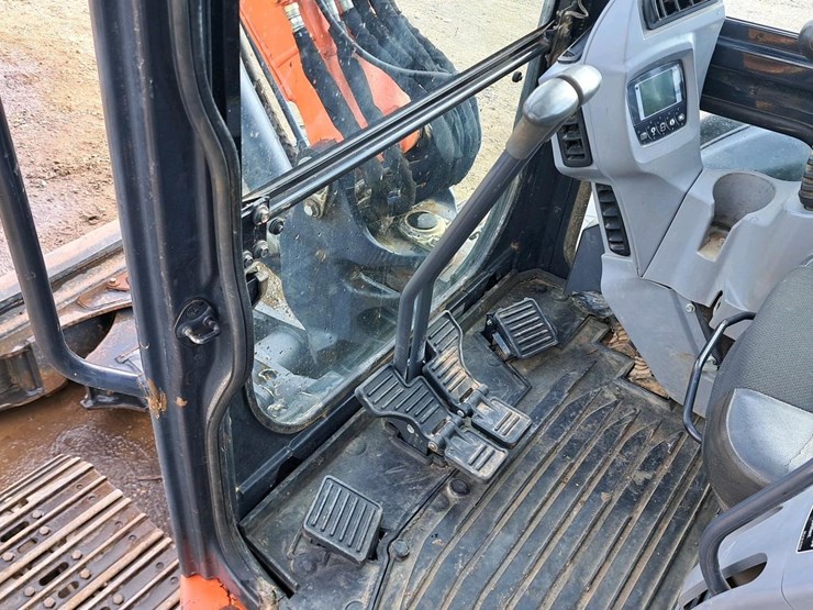 2016-kubota-kx057-4-image-12