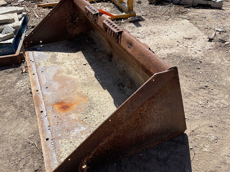 #7397-•-skid-steer-bucket-image-3