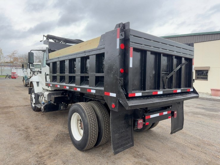 2016-international-7400-image-3