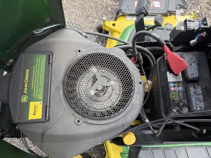 2022-john-deere-x380-image-21