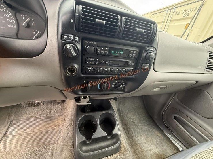 1995-ford-explorer-xlt-image-39