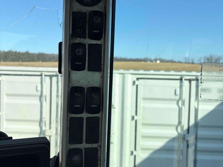 2012-volvo-l60g-image-19