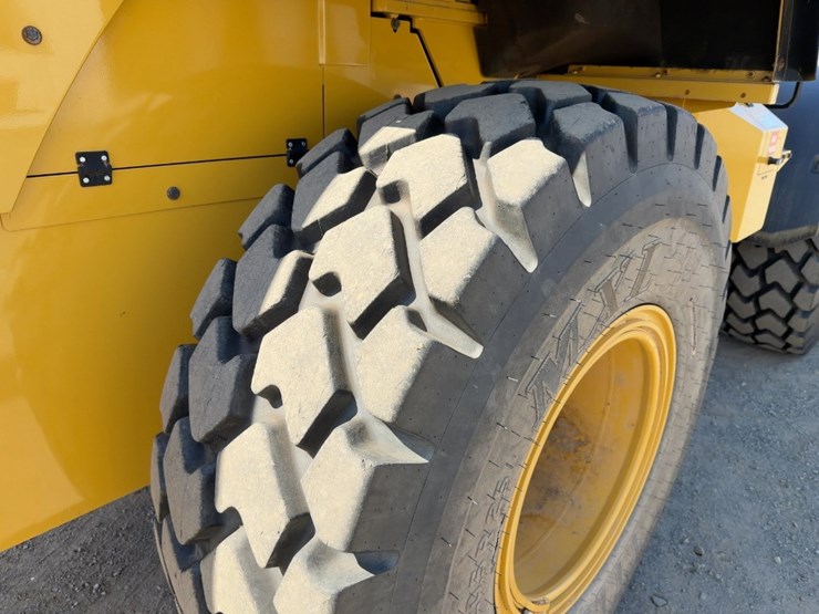 2019-caterpillar-926m-image-15