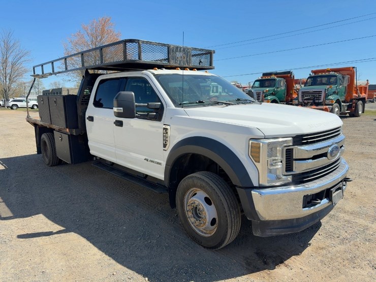 2017-ford-f550-xlt-image-7
