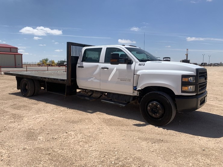 2022-chevrolet-silverado-6500hd-image-5