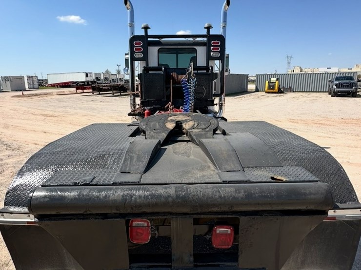 1994-peterbilt-379-image-7