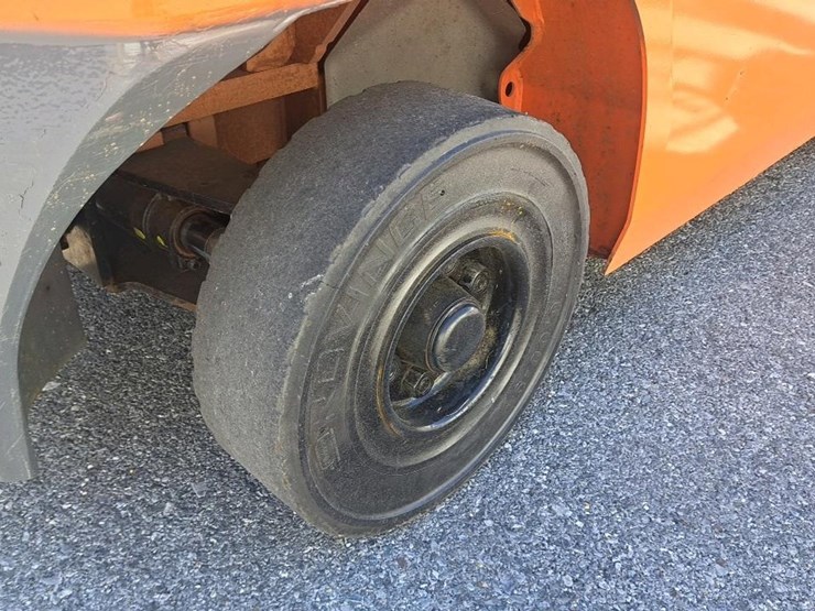 2020-toyota-8fgu25-image-33