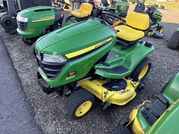 2014-john-deere-x320-image-1