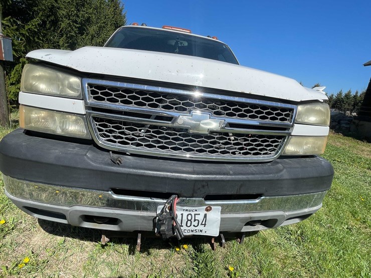 #7046-•-2005-chevrolet-duramax-(has-wi-title)-image-15