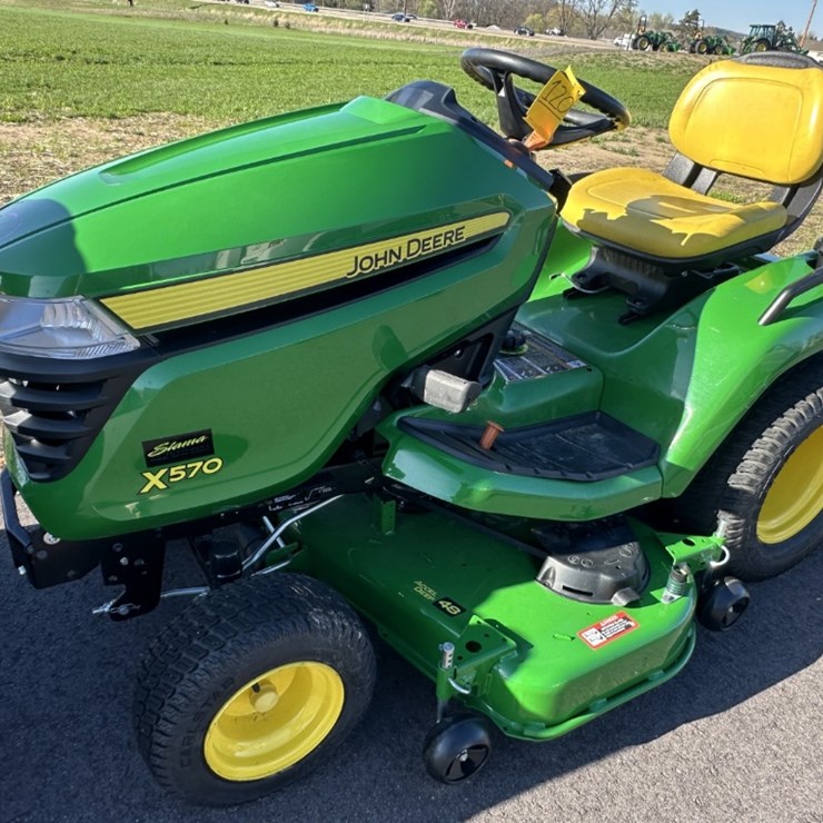 2024 JOHN DEERE X570