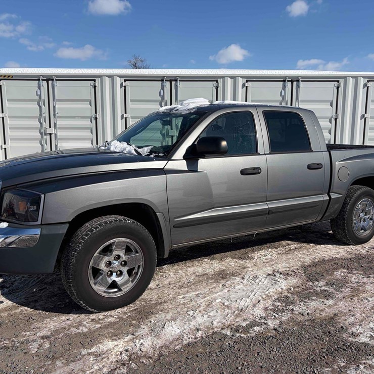 2005 DODGE DAKOTA