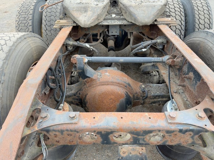 2005-international-8600-image-16