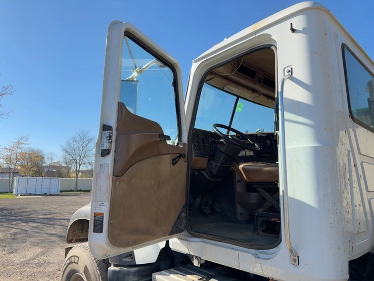 2010-mack-granite-gu713-image-29