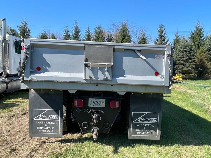 2020-freightliner-m2-106-image-6