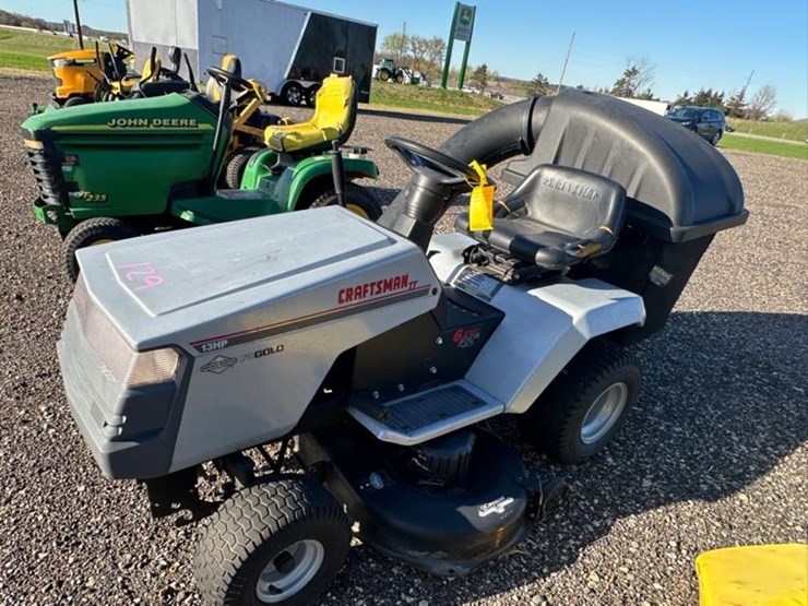 craftsman-riding-lawn-mower-image-1