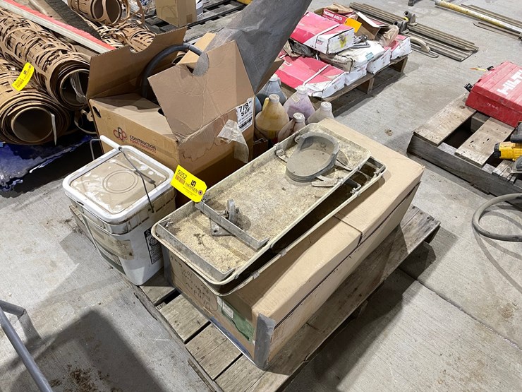 #5052-•-pallet-of-concrete-supplies-image-1