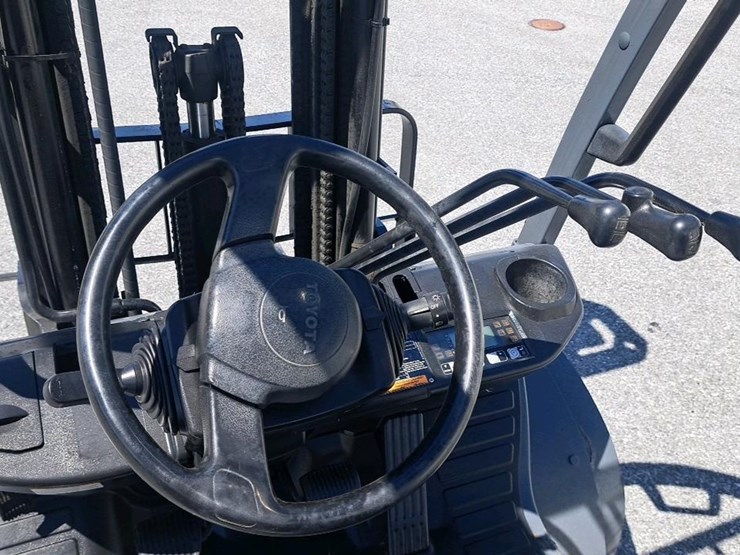 2020-toyota-8fgu25-image-15